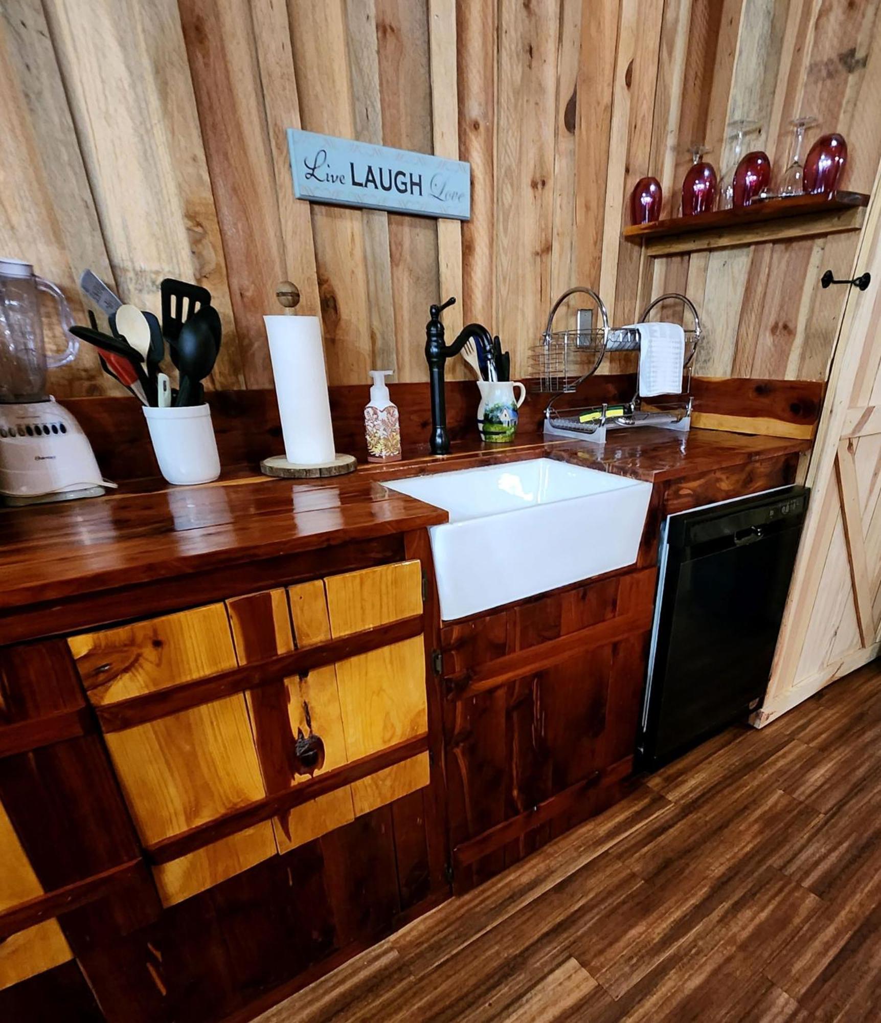 Unique Country Cabin Meets Farmhouse Modern!!! Mena Екстериор снимка