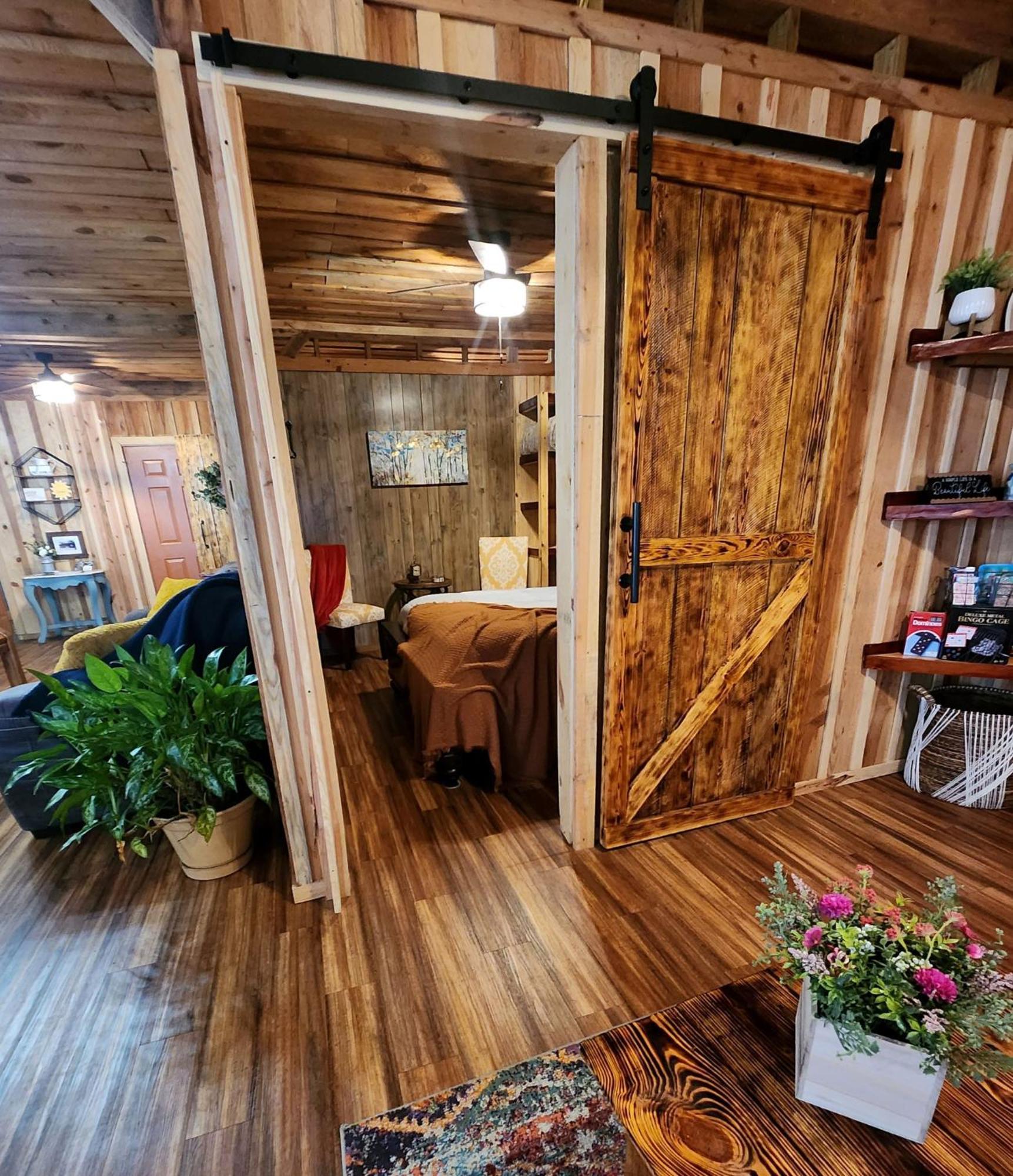 Unique Country Cabin Meets Farmhouse Modern!!! Mena Екстериор снимка