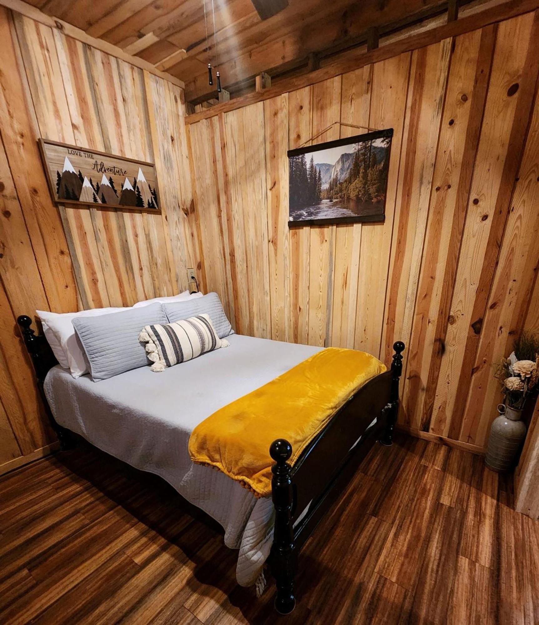 Unique Country Cabin Meets Farmhouse Modern!!! Mena Екстериор снимка