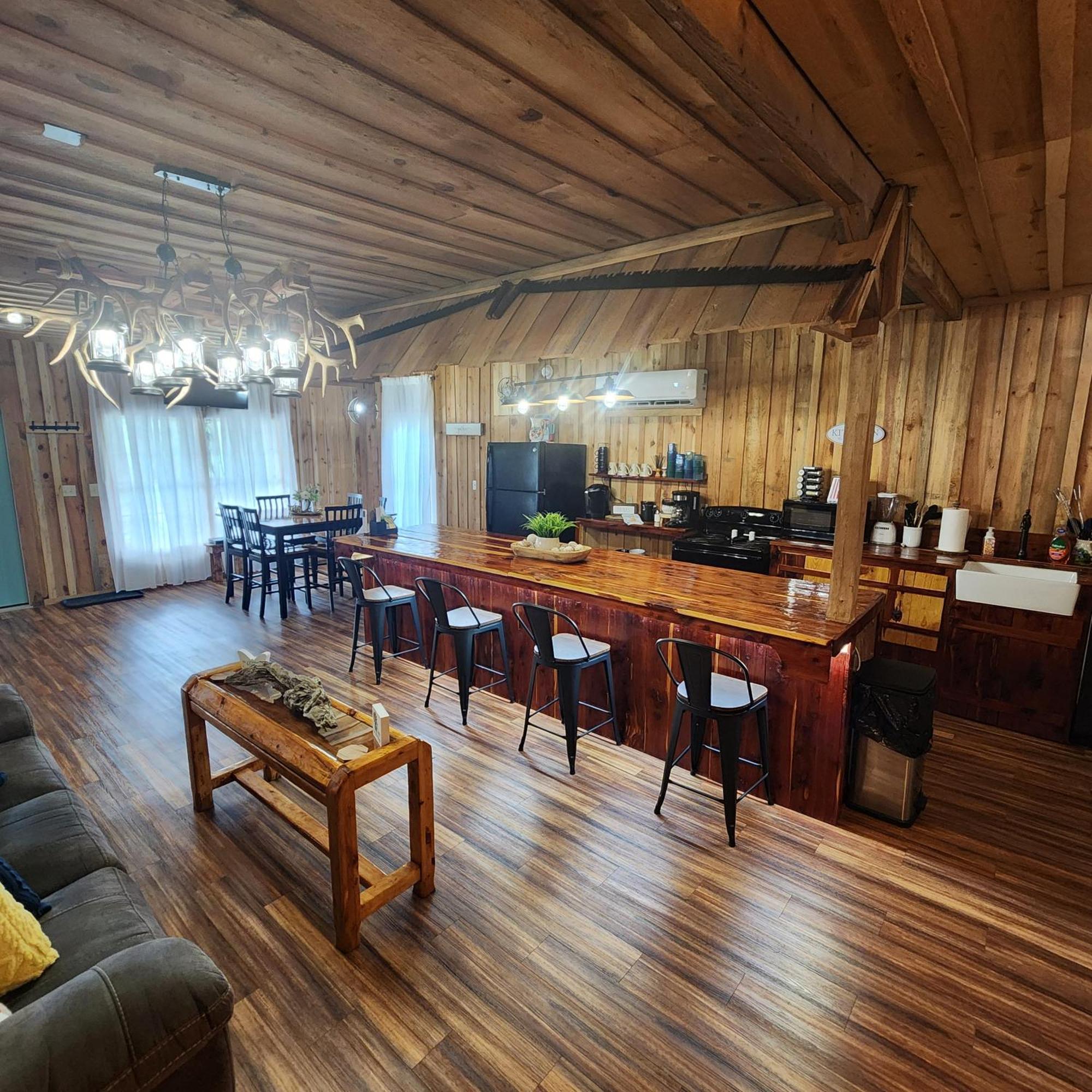 Unique Country Cabin Meets Farmhouse Modern!!! Mena Екстериор снимка