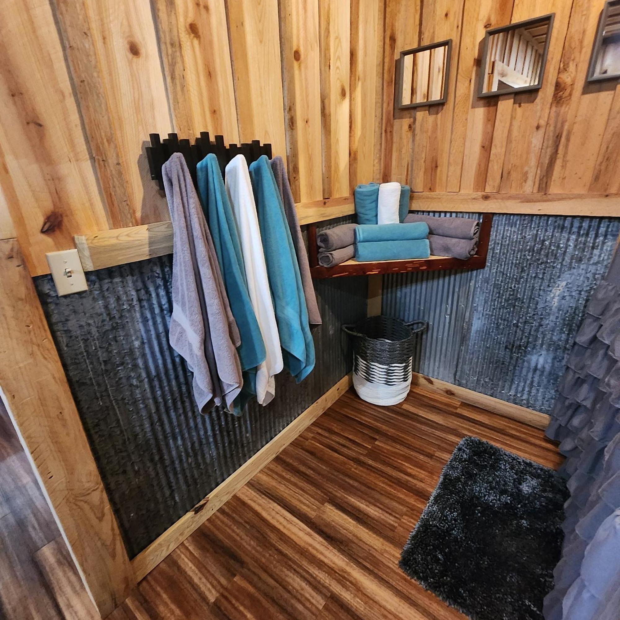 Unique Country Cabin Meets Farmhouse Modern!!! Mena Екстериор снимка